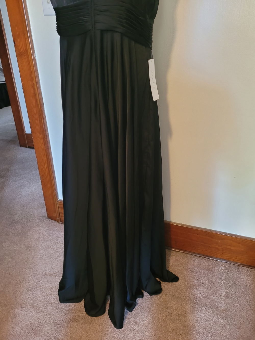 Elegant One-Shoulder Black Evening Gown - Picture 13 of 13